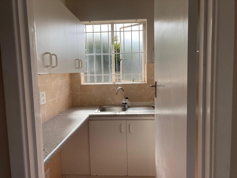 To Let Commercial Property for Rent in Newton Park Eastern Cape